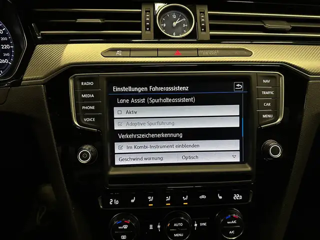 Volkswagen Passat view 26