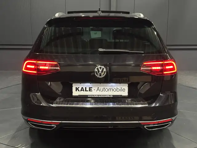 Volkswagen Passat view 4