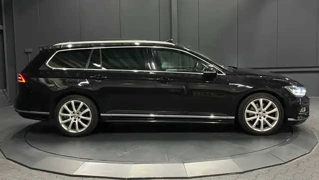 Volkswagen Passat view 6