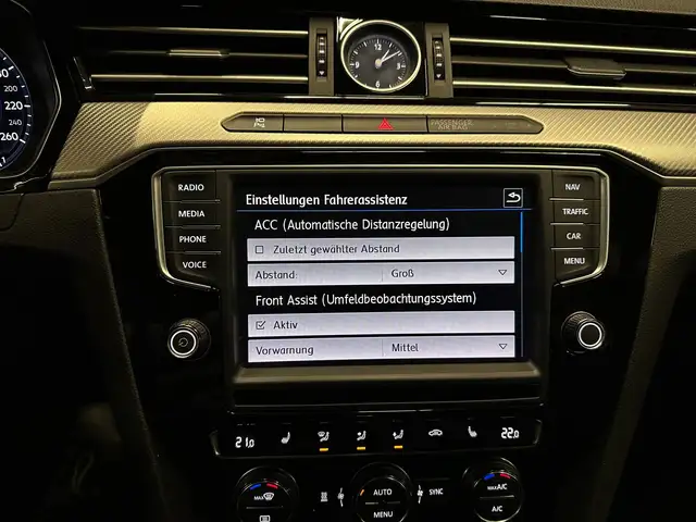 Volkswagen Passat view 25