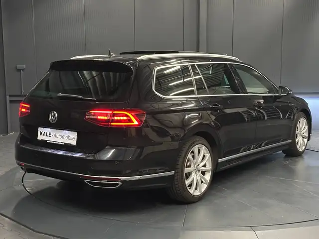 Volkswagen Passat view 5