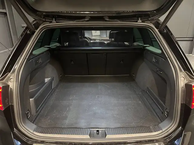 Volkswagen Passat view 30