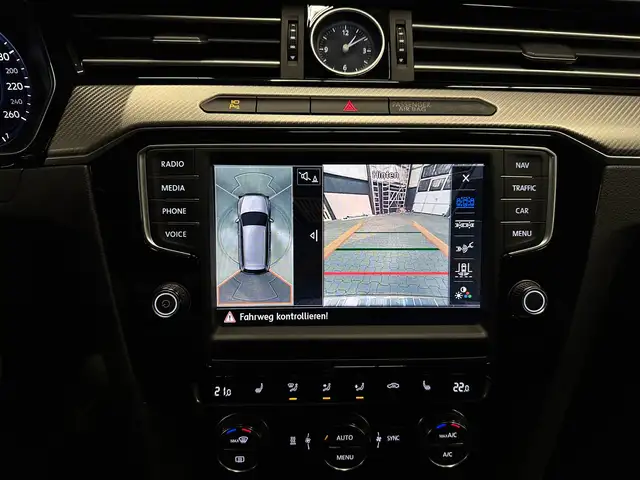Volkswagen Passat view 22