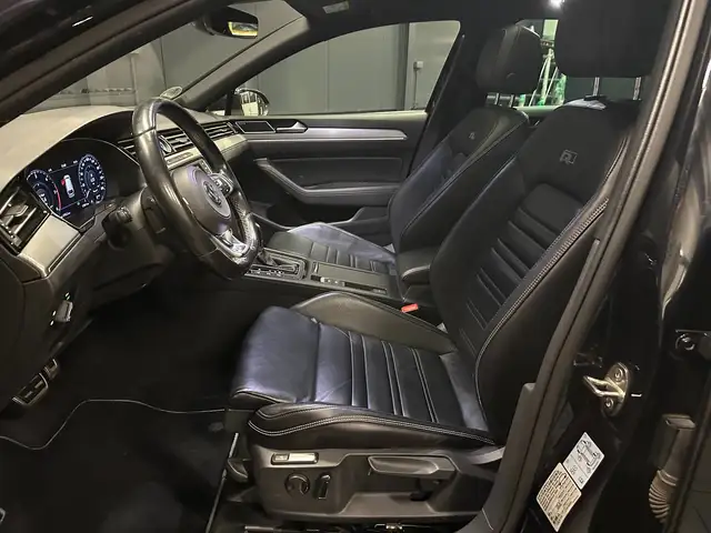 Volkswagen Passat view 16