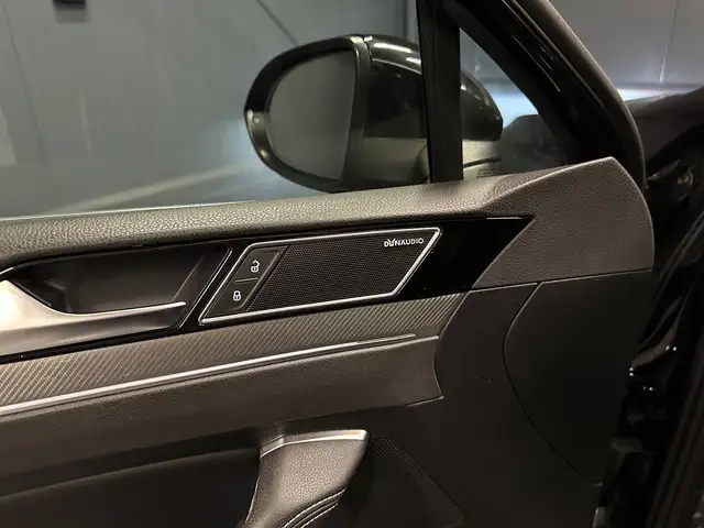 Volkswagen Passat view 15