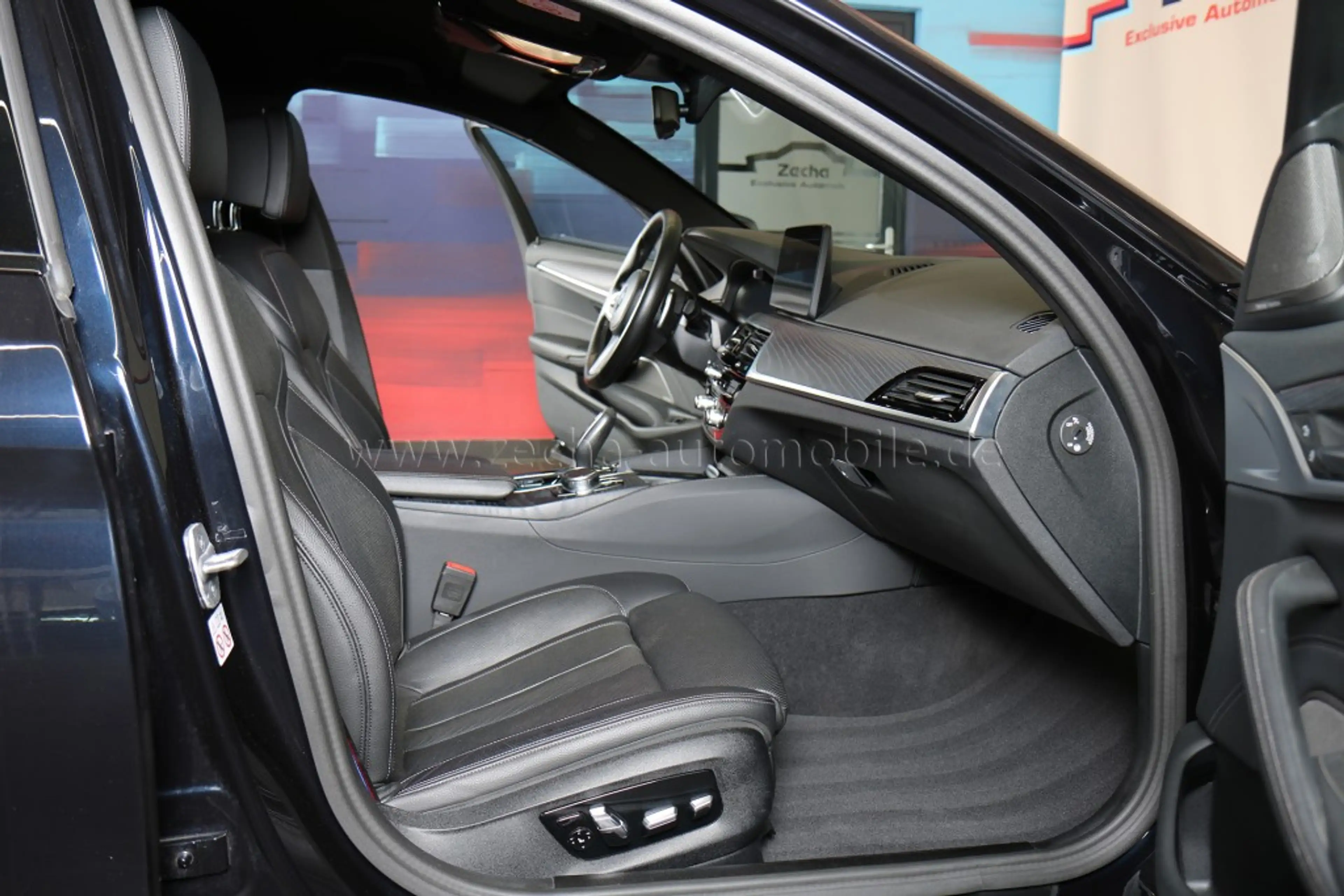 BMW 530 d xDr.Tour.M-SportPRO.Sitzbel.DrivProf.Laser — photo 25