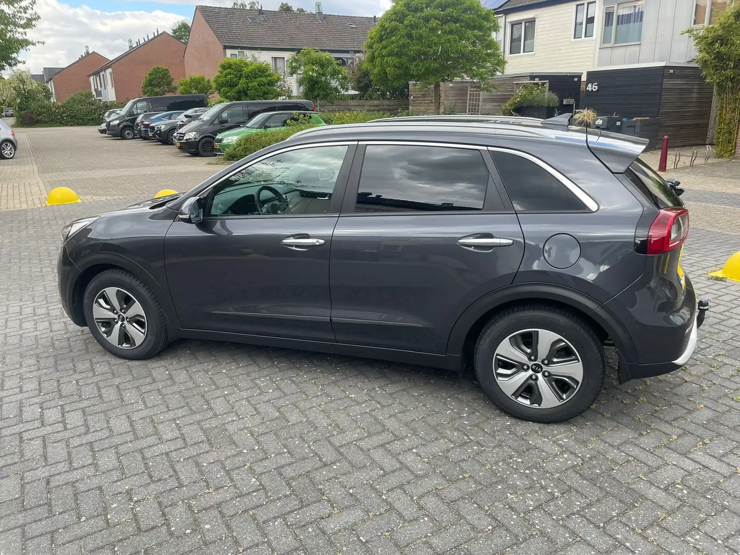 Kia Niro Niro 1.6 GDi H. Dyn.Pl.L Grijs - 2
