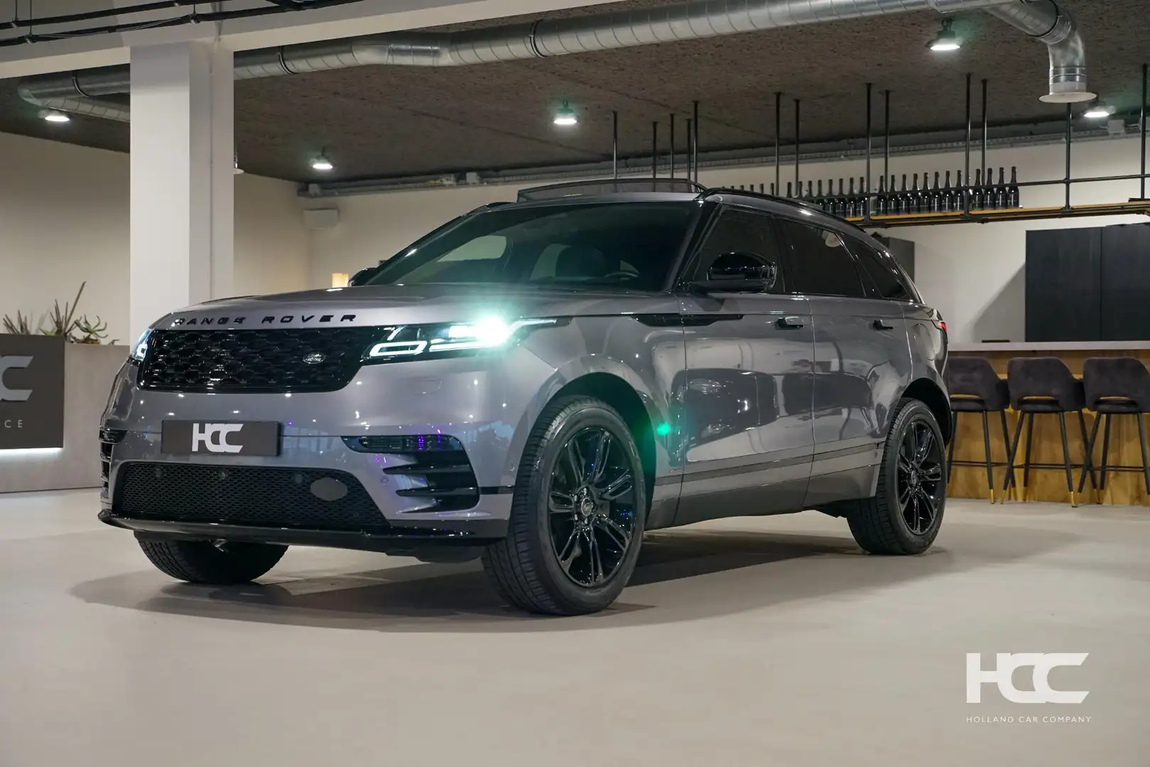 Land Rover Range Rover Velar R-Dynamic | Pano | Black Pack | 360 camera Grijs - 1