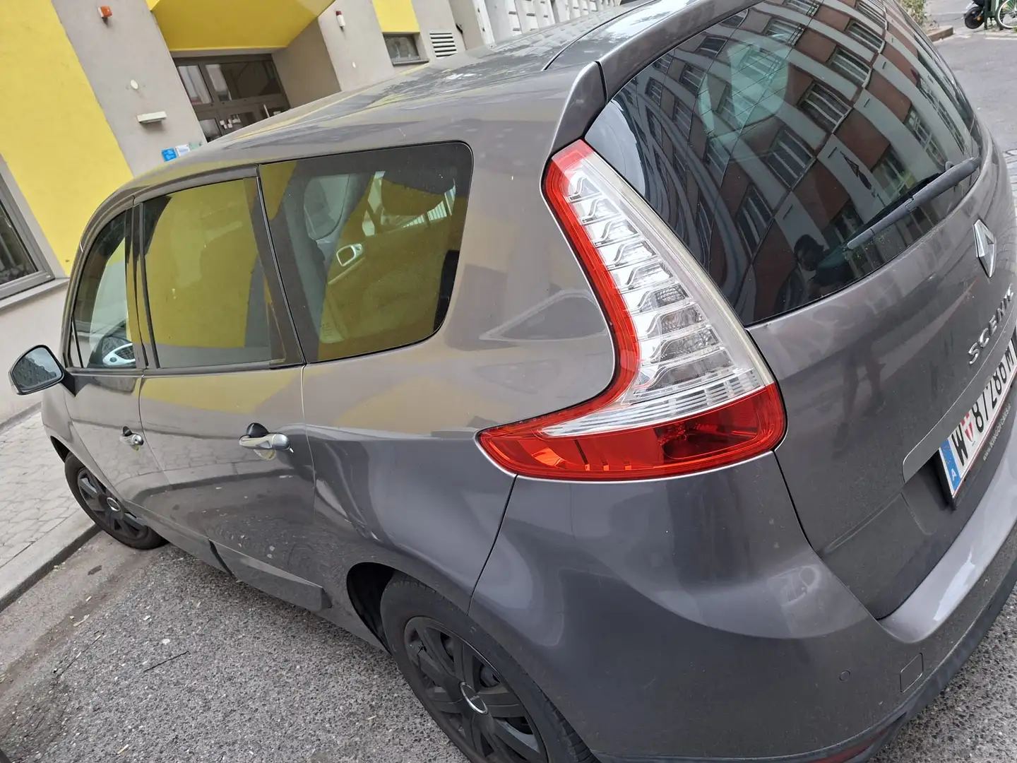Renault Megane Mégane Grandtour TomTom dCi 110 DPF - 2
