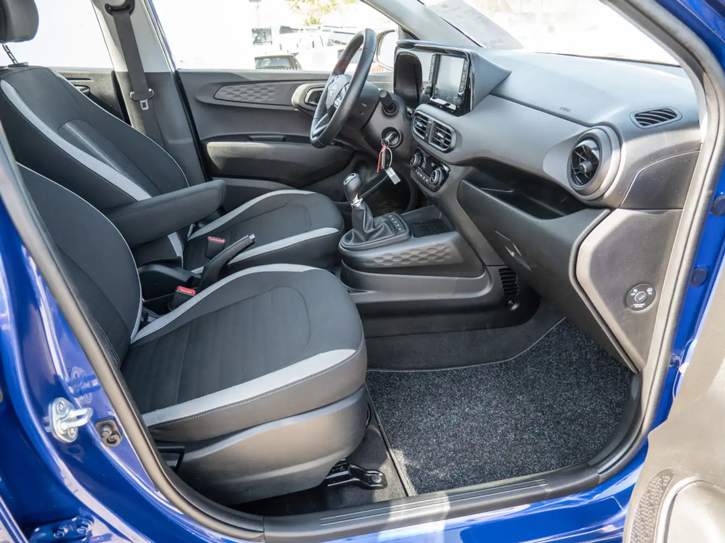 Hyundai i10 1.2 Trend KLIMAAUTOMATIK PDC SITZHEIZUNG Albastru - 2