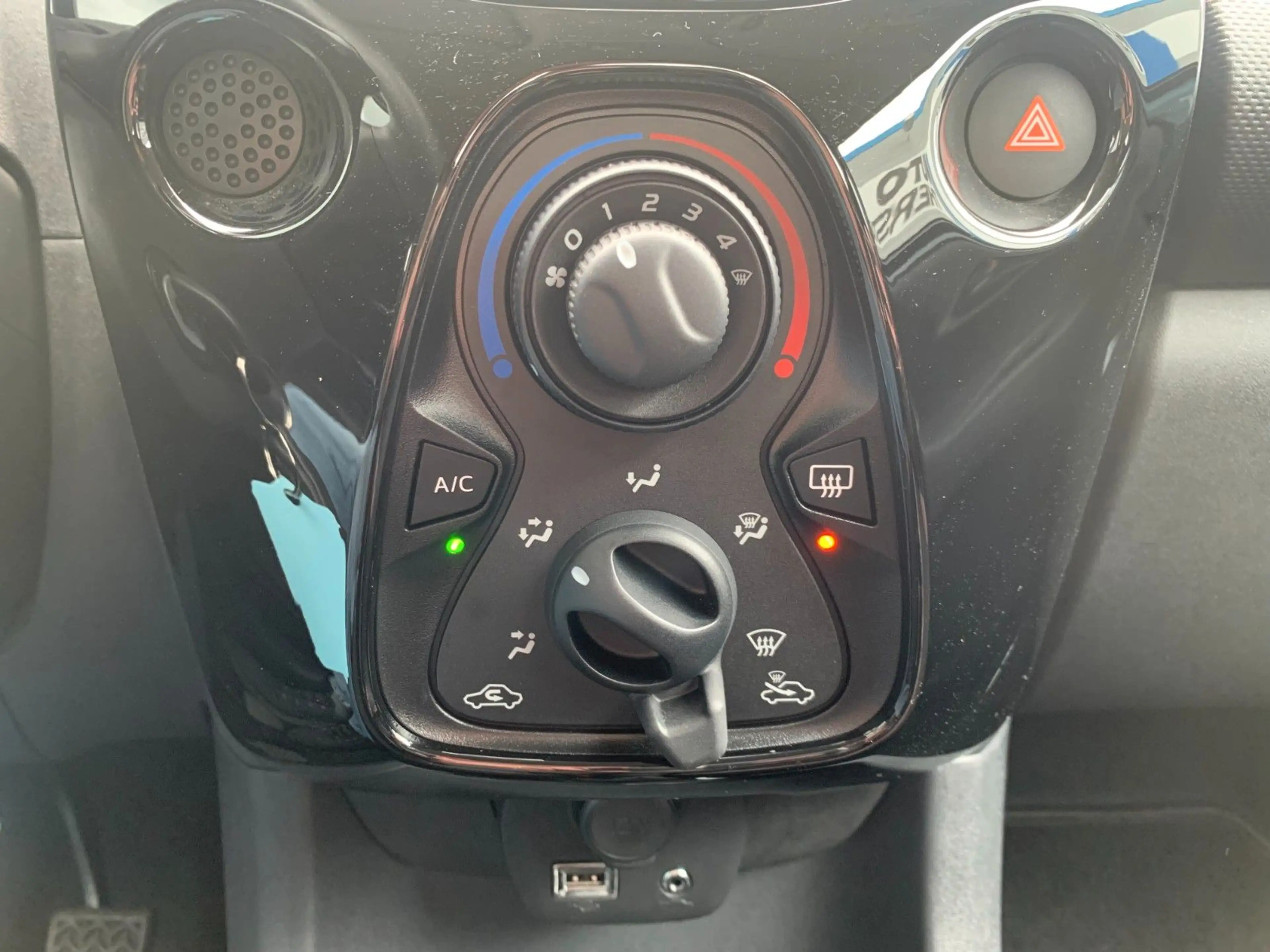 Citroen C1 Feel 73PS Klima/AppConnect/Tempom./Sitzh. — photo 15