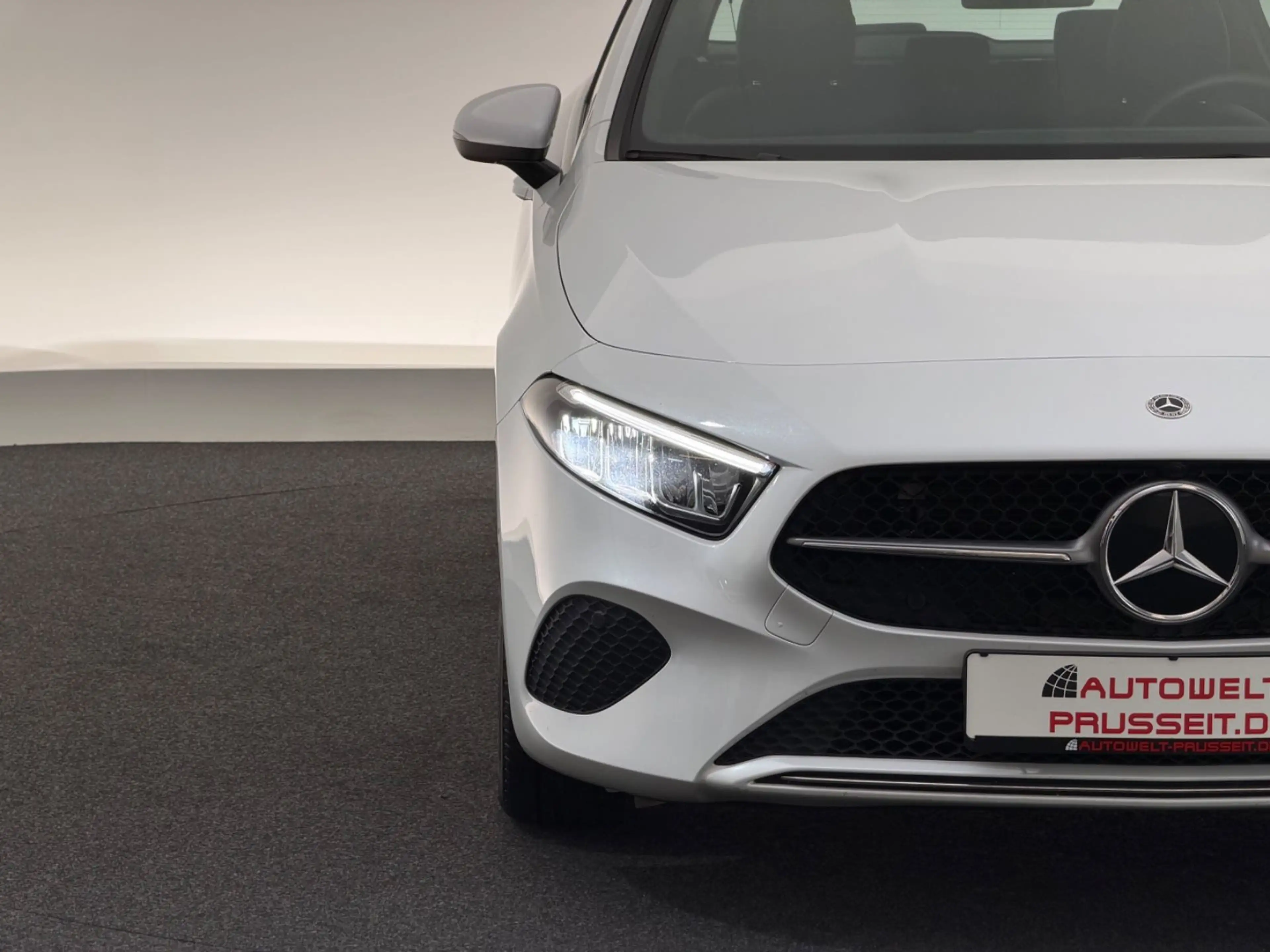 Mercedes-Benz A 180 *PROGRESSIVE*LED-R.KAM-SPUR-LHZ-SHZ-TEMPO — photo 15