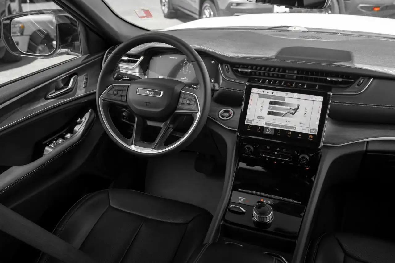 Jeep Grand Cherokee photo Jeep Grand Cherokee