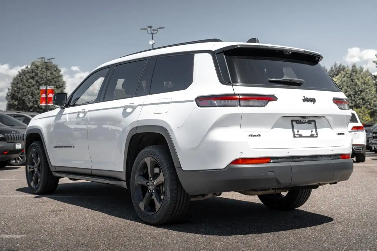 Jeep Grand Cherokee photo Jeep Grand Cherokee