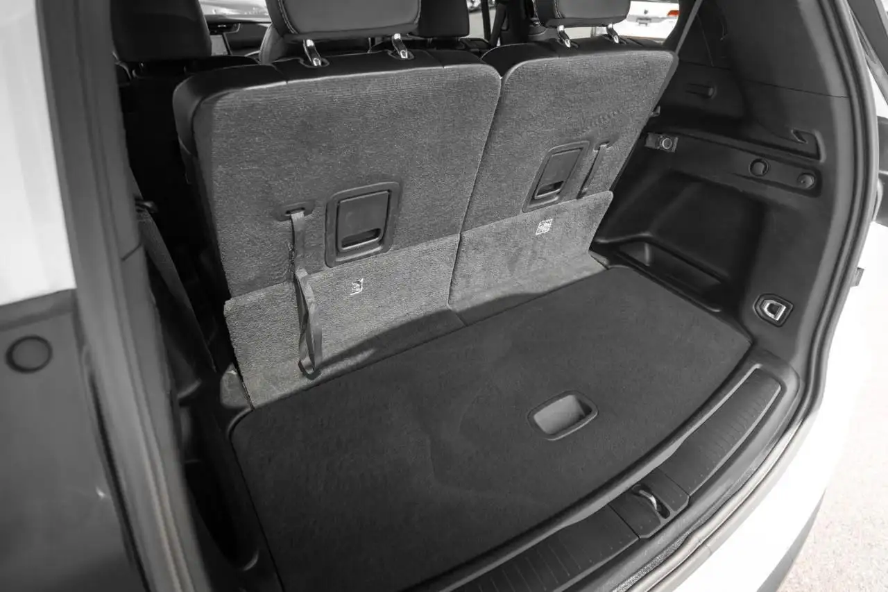 Jeep Grand Cherokee photo Jeep Grand Cherokee