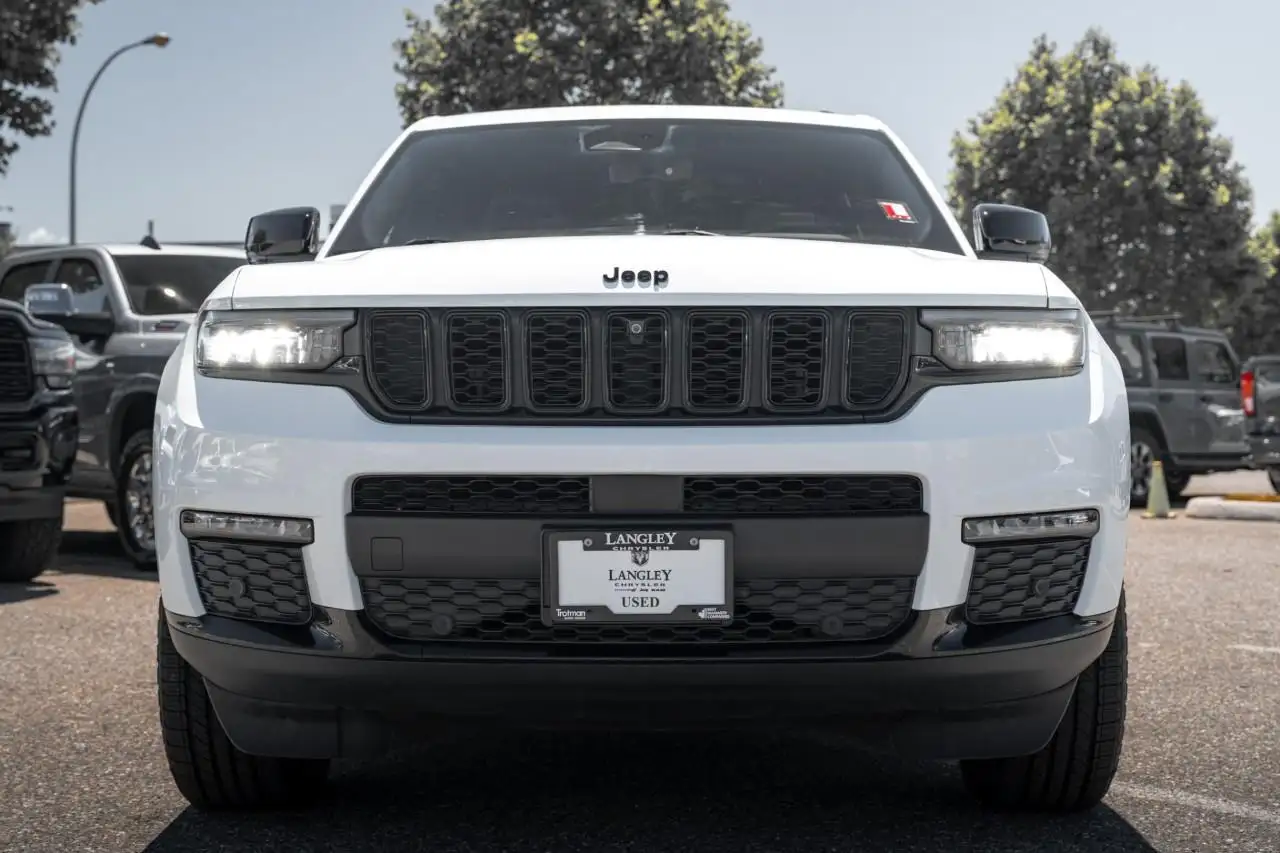 Jeep Grand Cherokee photo Jeep Grand Cherokee