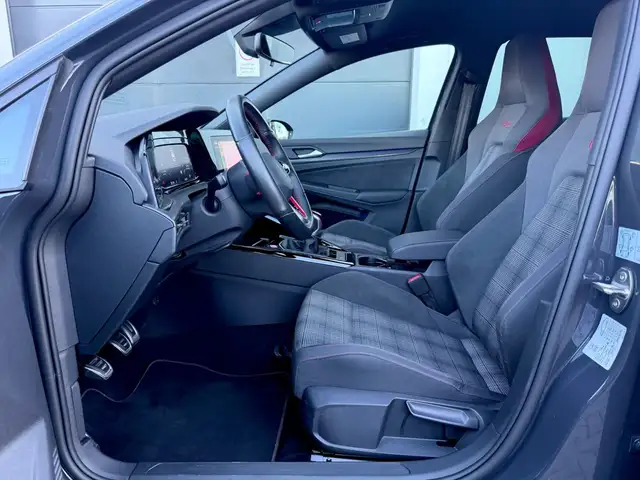 Volkswagen Golf view 9