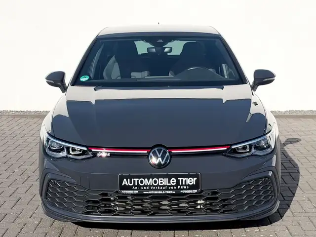 Volkswagen Golf view 2