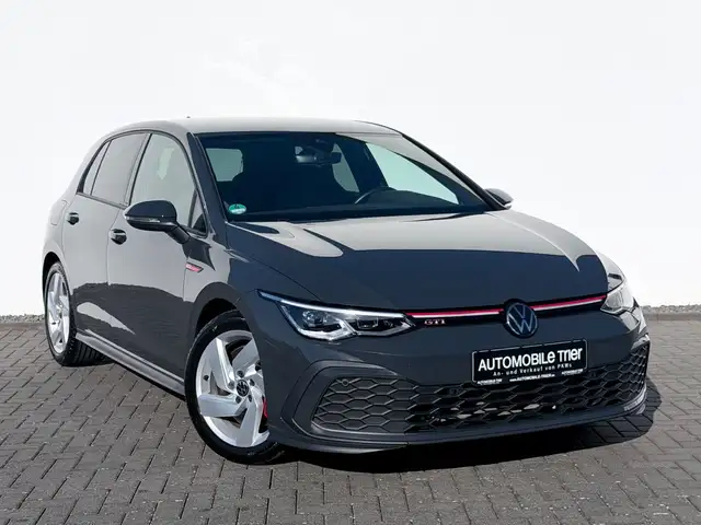 Volkswagen Golf view 3