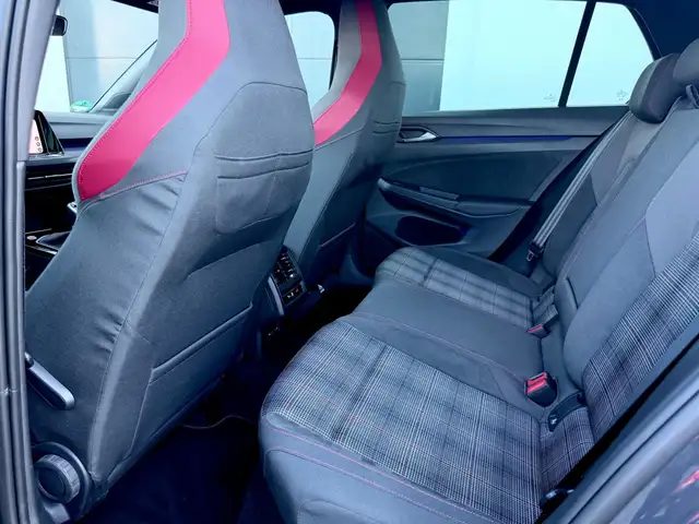 Volkswagen Golf view 14