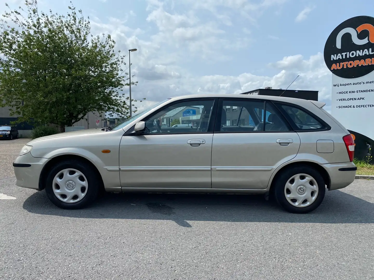 Mazda 323 Fastbreak 2001 * 1.6i Touring * AUTOMAAT * AIRCO * Grijs - 2