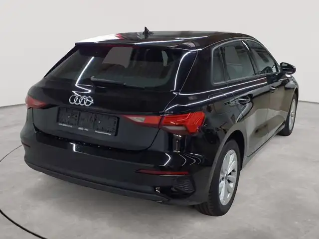 Audi A3 view 4