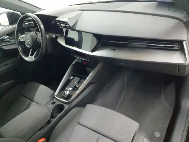 Audi A3 view 9