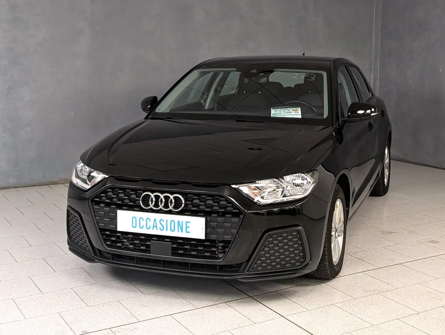 Audi A1 25 TFSI S-TRONIC Noir - 2