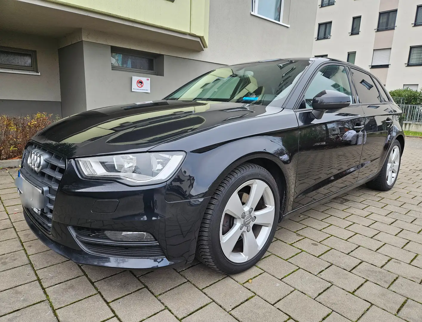 Audi A3 Sportback Schwarz - 2