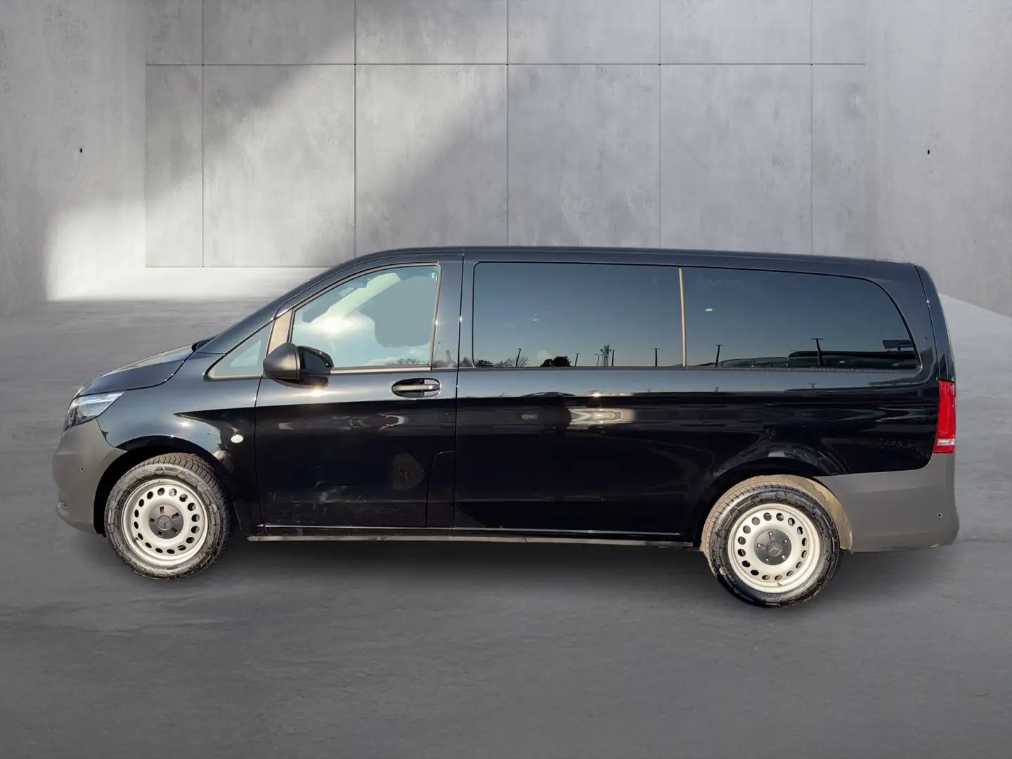 Mercedes-Benz Vito Tourer Pro 119 CDI lang Aut. Schwarz - 2