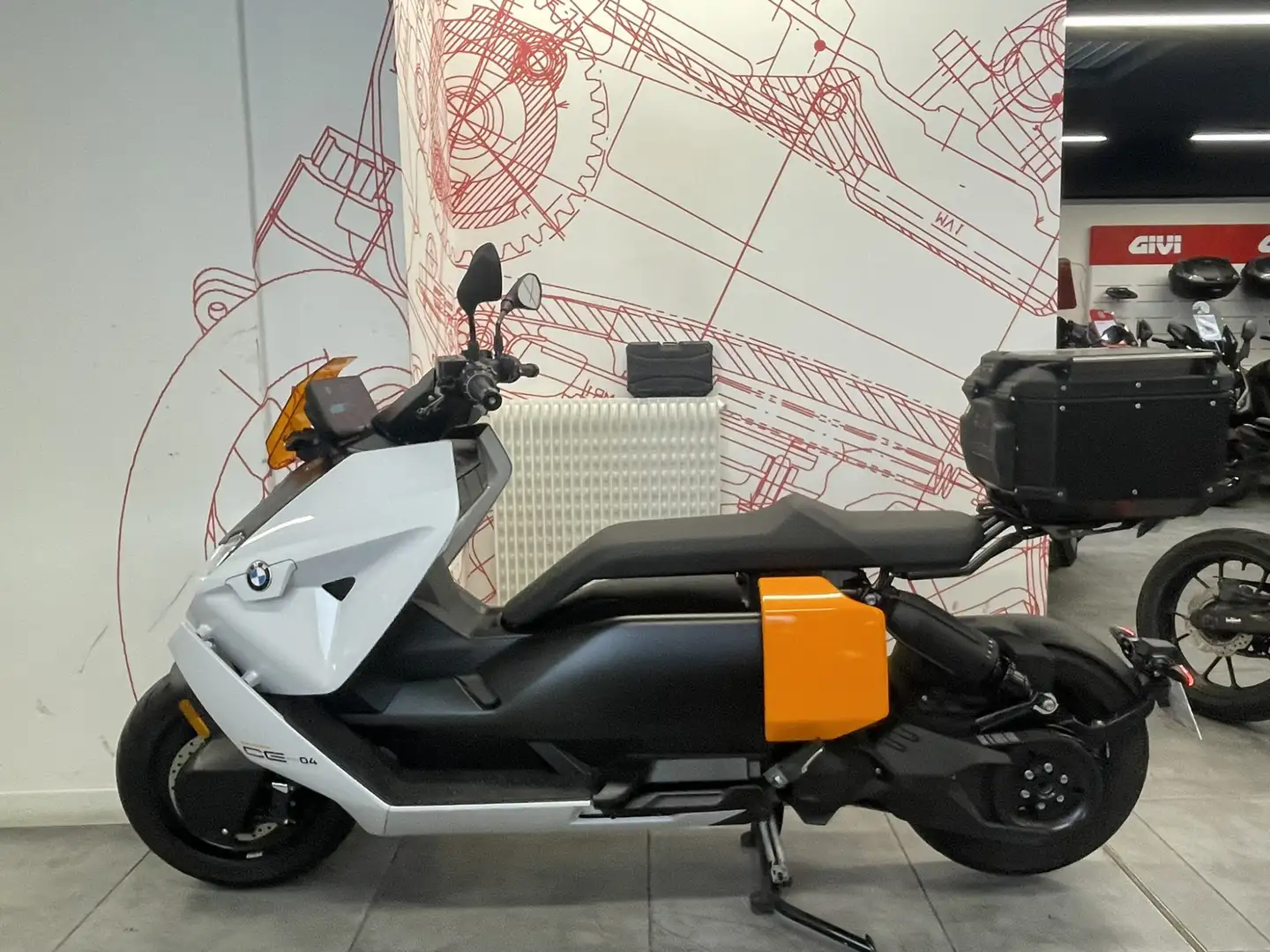 BMW CE 04 - 2