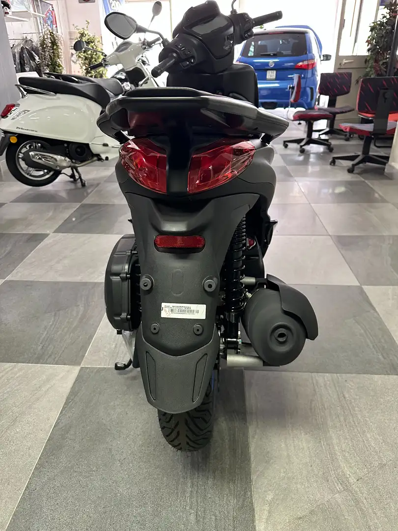 Piaggio MEDLEY 200 Negro - 2