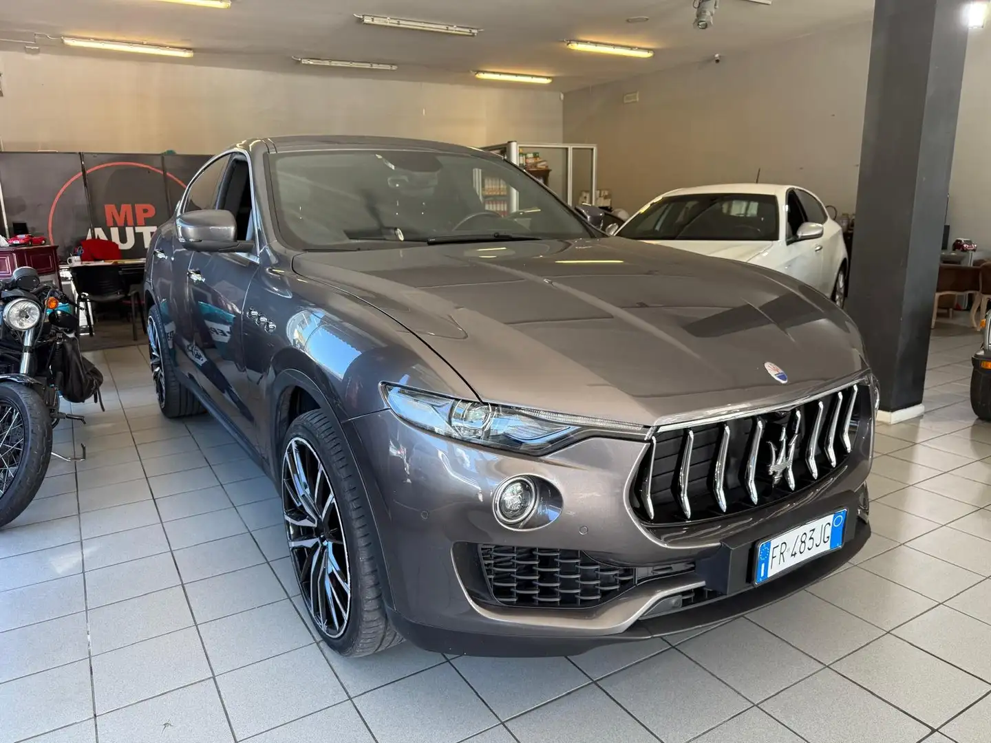 Maserati Levante Levante V6 D AWD Grandsport 184kw Grigio - 1
