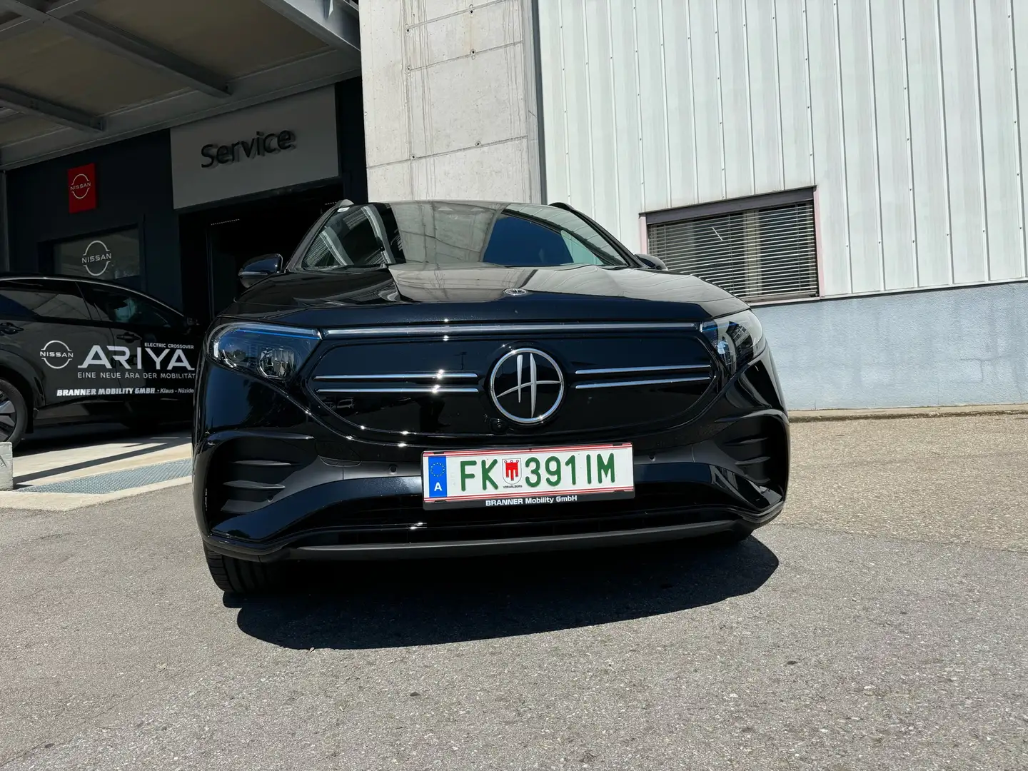 Mercedes-Benz EQA 300 4 Matic Automatic 66,5 KW Schwarz - 1
