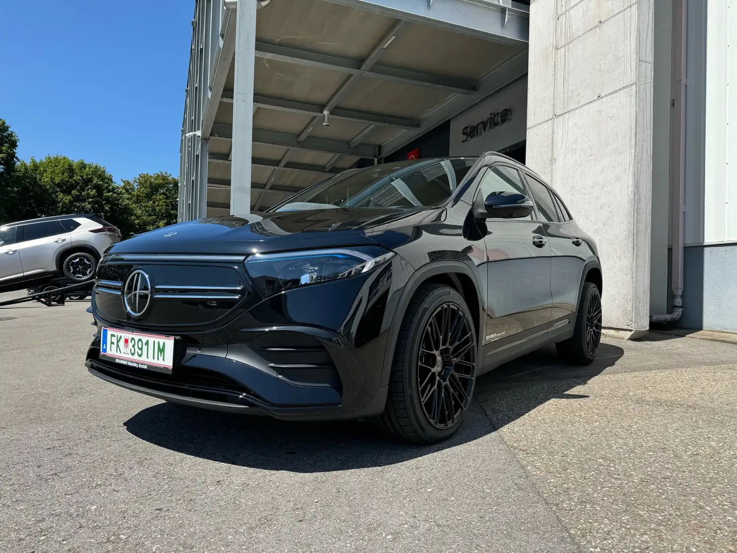 Mercedes-Benz EQA 300 4 Matic Automatic 66,5 KW Schwarz - 2