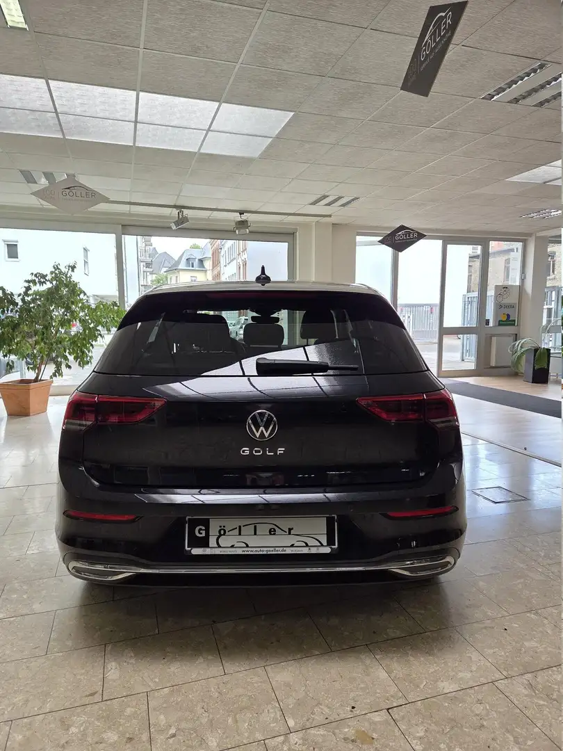 Volkswagen Golf VIII 1.5 TSI Active 110 kW (150 PS), Schalt. 6-... Schwarz - 2
