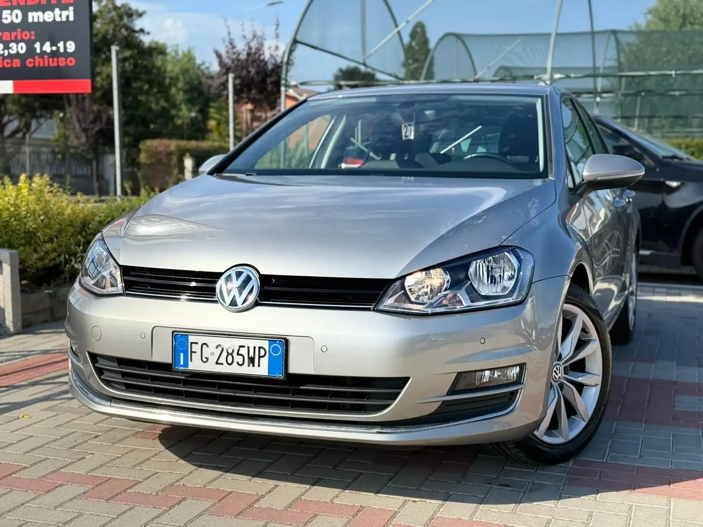 Volkswagen Golf 1.6 TDI 110 CV DSG 5p. Highline BlueMotion Technol Šedá - 1