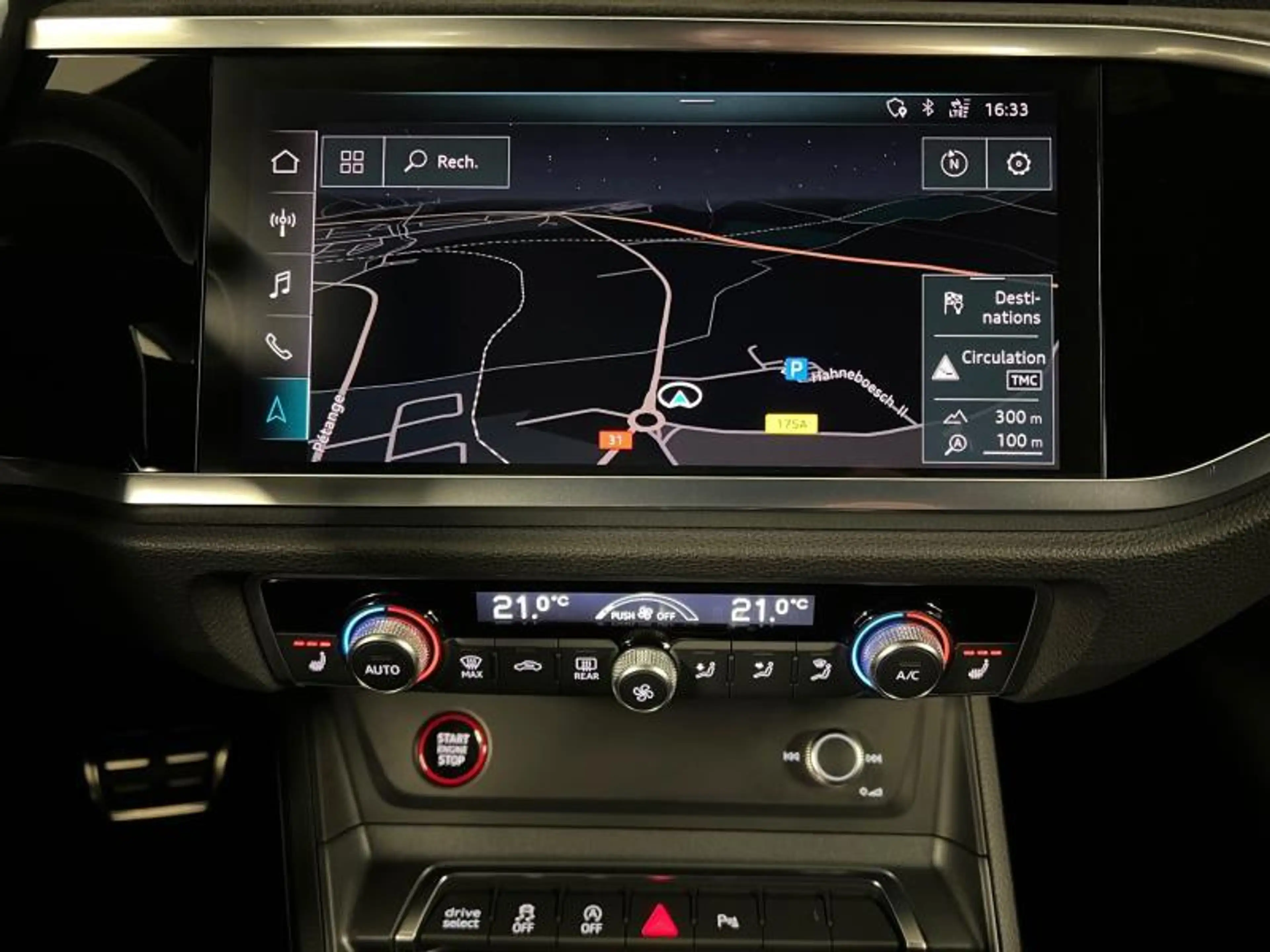 Audi RS Q3 RS — photo 10