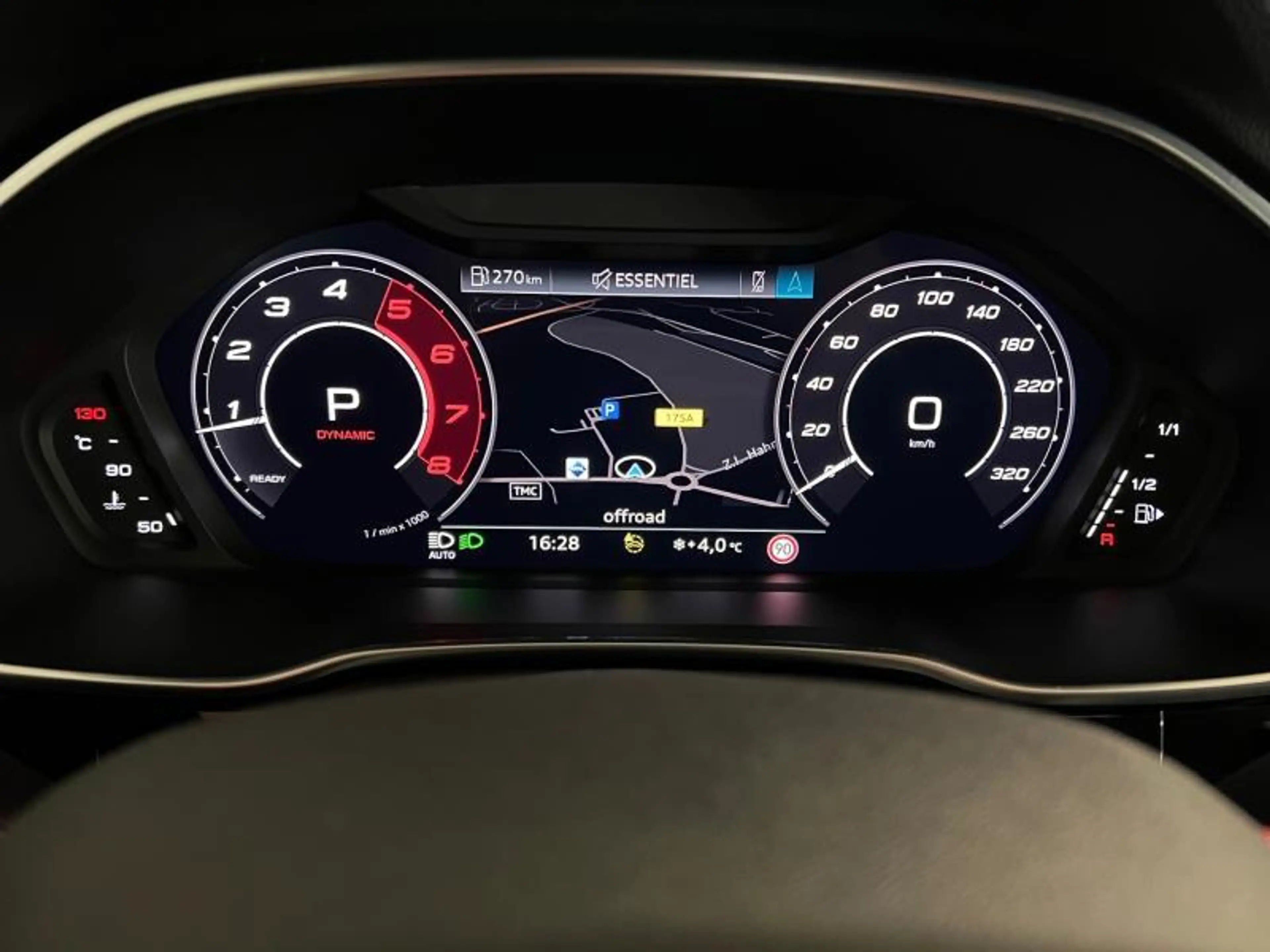 Audi RS Q3 RS — photo 12