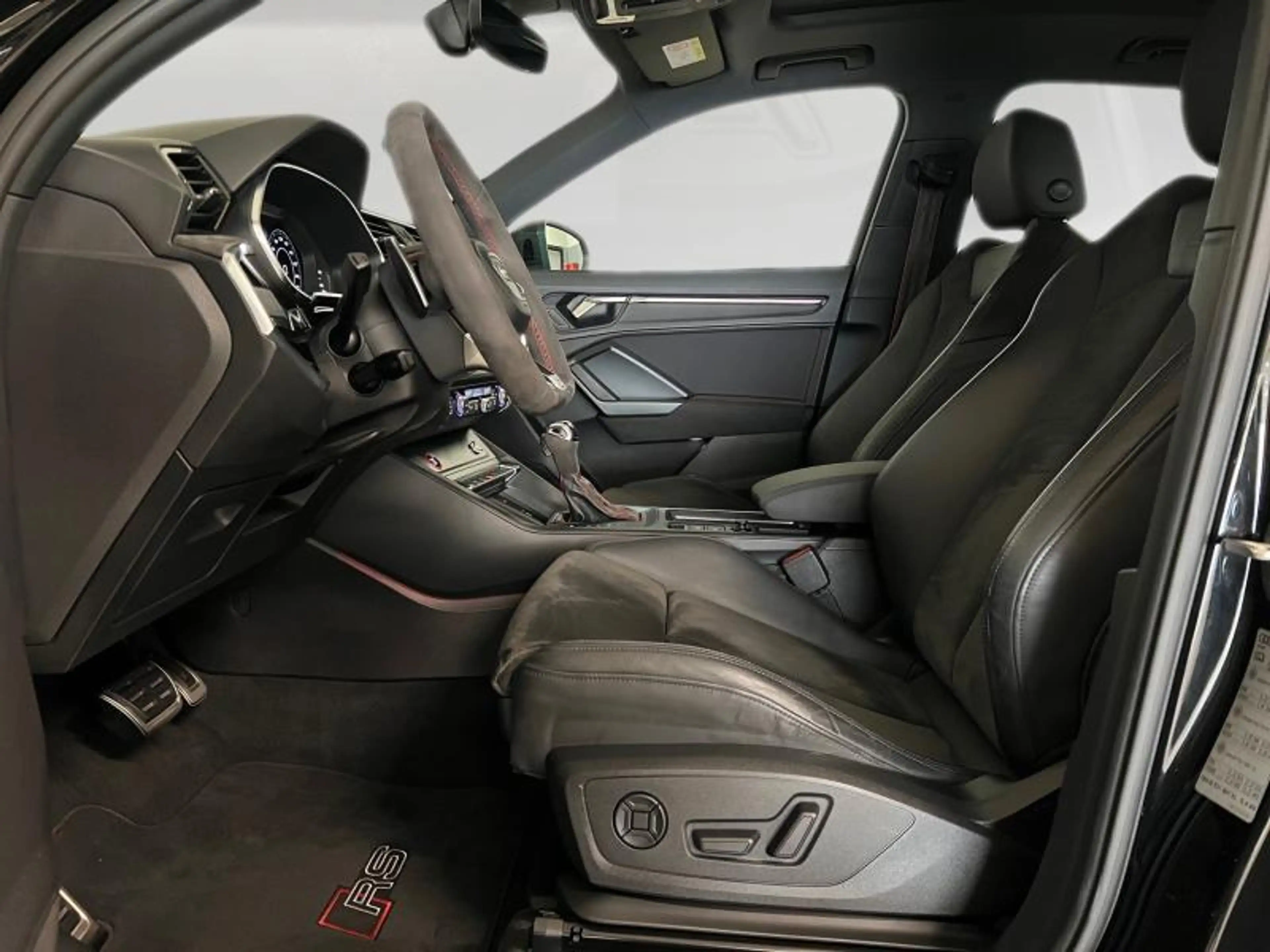 Audi RS Q3 RS — photo 9