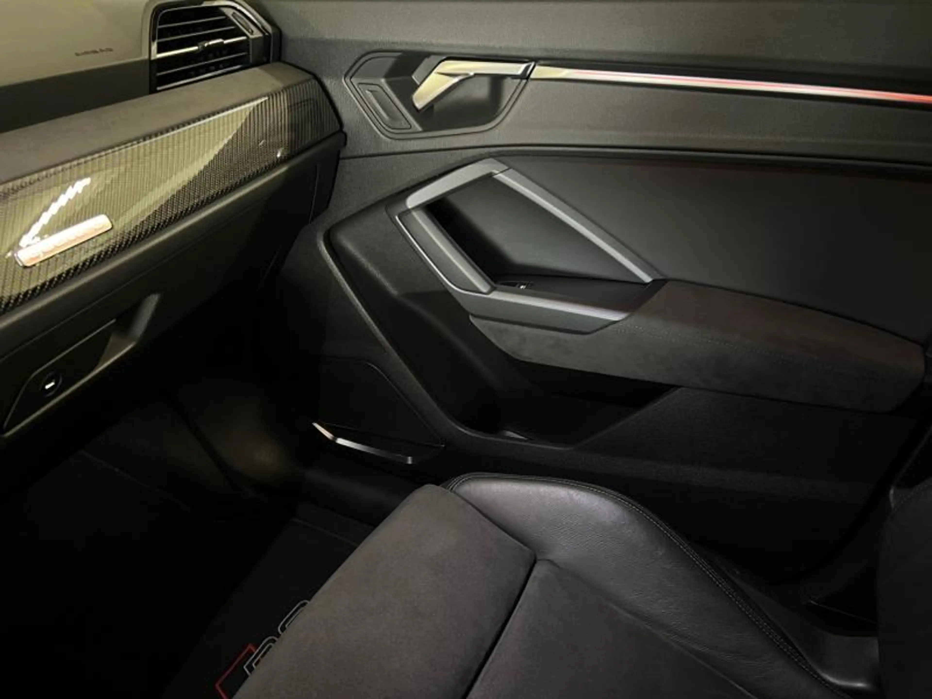 Audi RS Q3 RS — photo 11