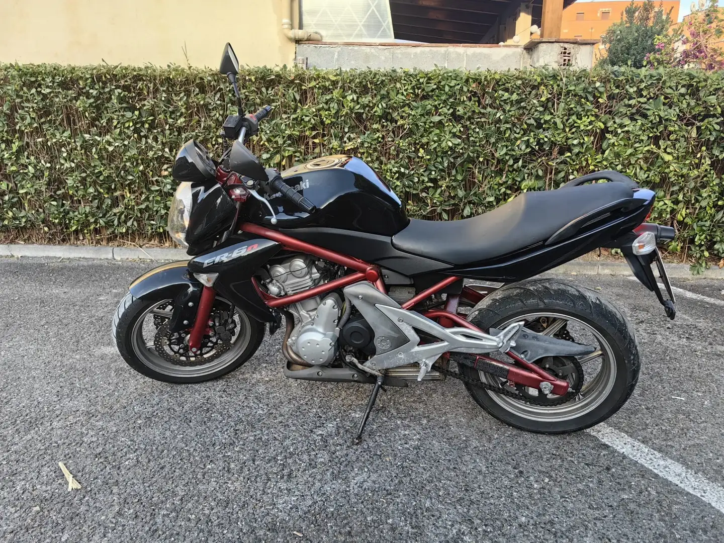 Kawasaki ER - 6 N Fekete - 1