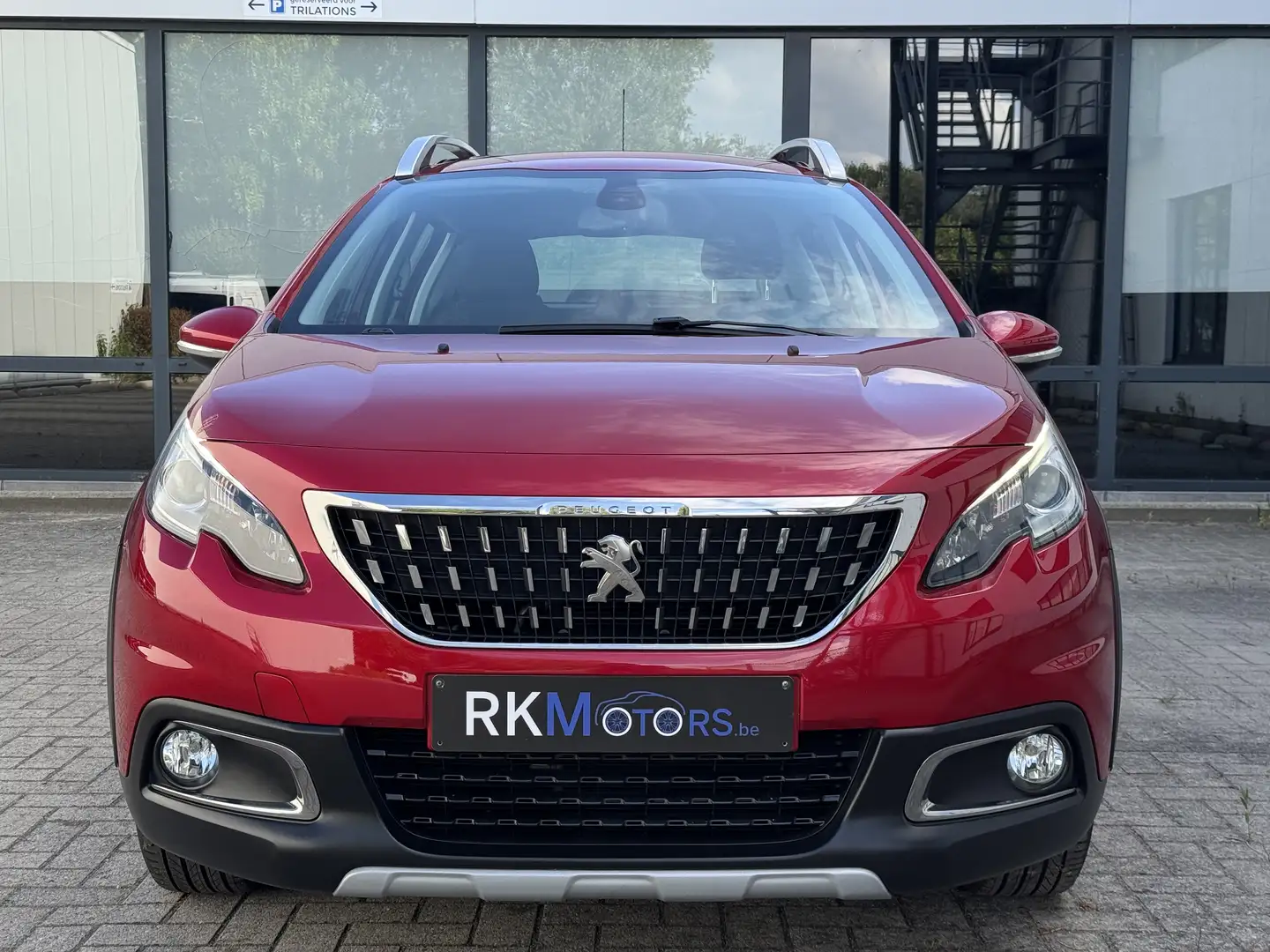 Peugeot 2008 PureTech 82 Allure Rood - 2