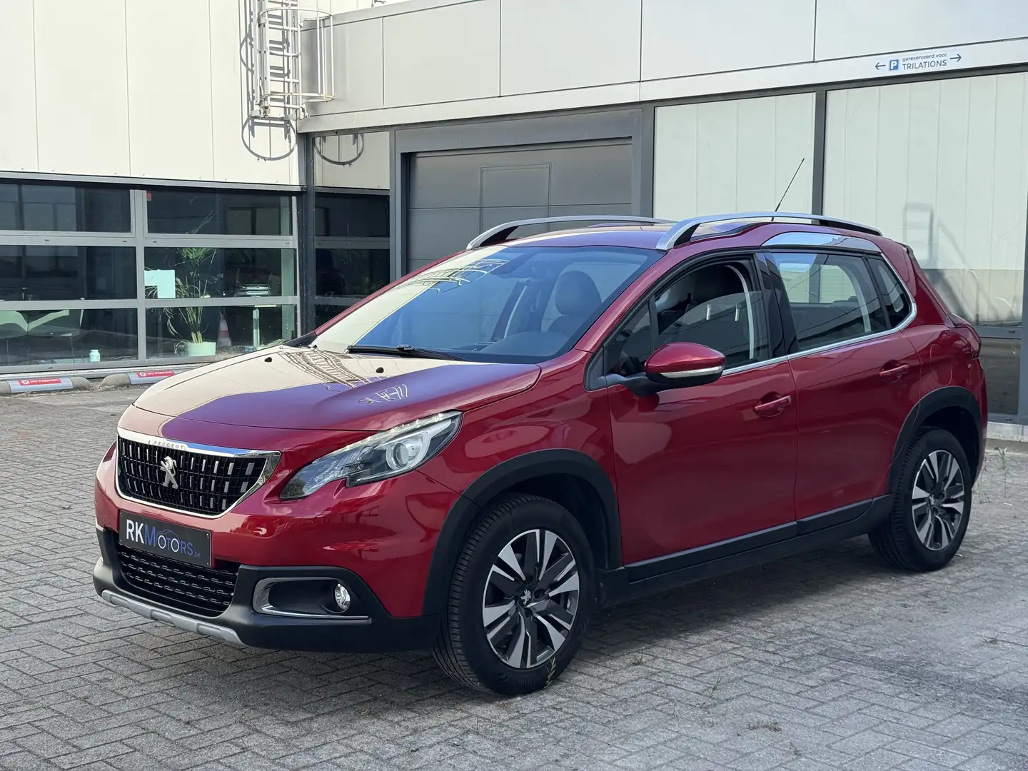 Peugeot 2008 PureTech 82 Allure Rood - 1