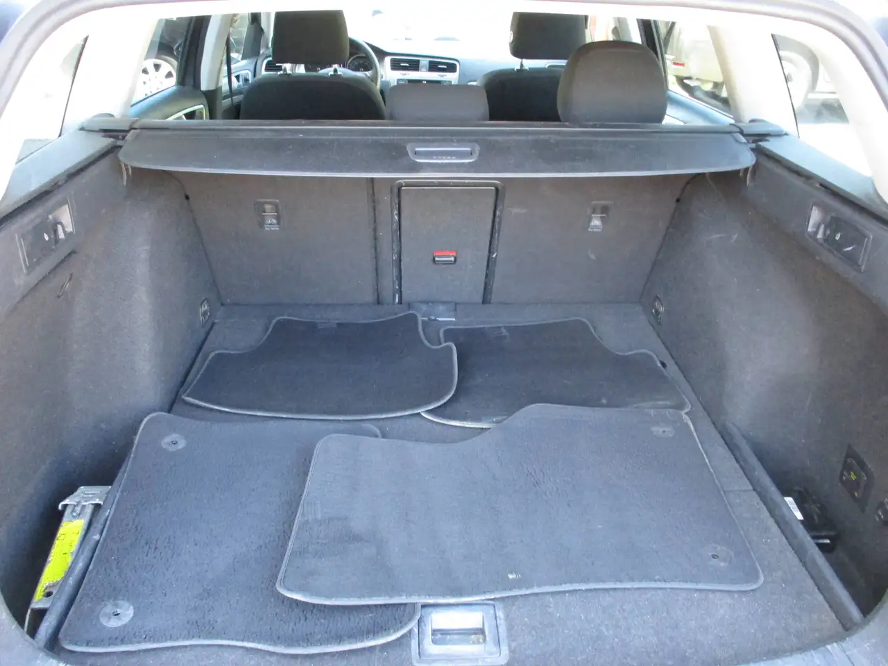 Volkswagen Golf photo Volkswagen Golf