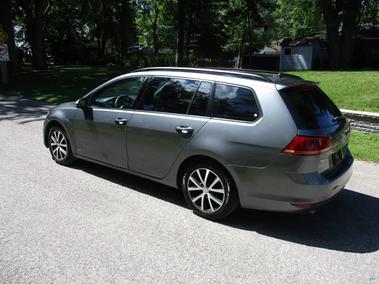 Volkswagen Golf photo Volkswagen Golf