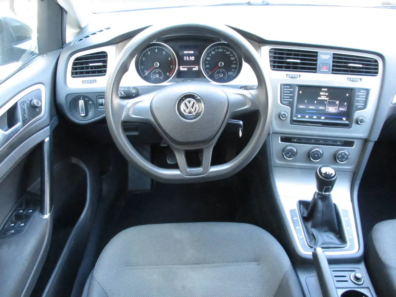 Volkswagen Golf photo Volkswagen Golf