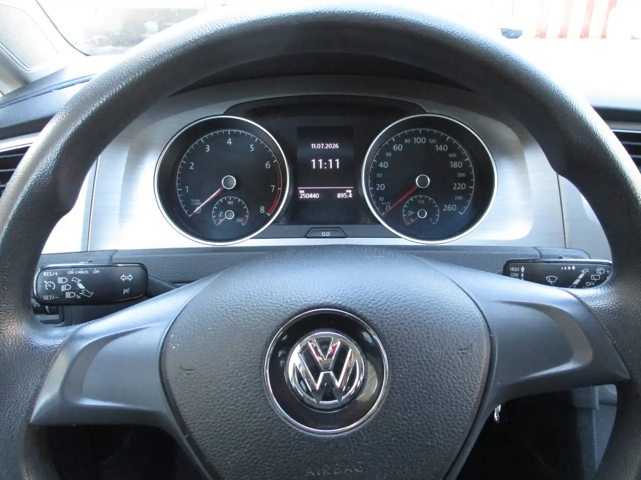 Volkswagen Golf photo Volkswagen Golf