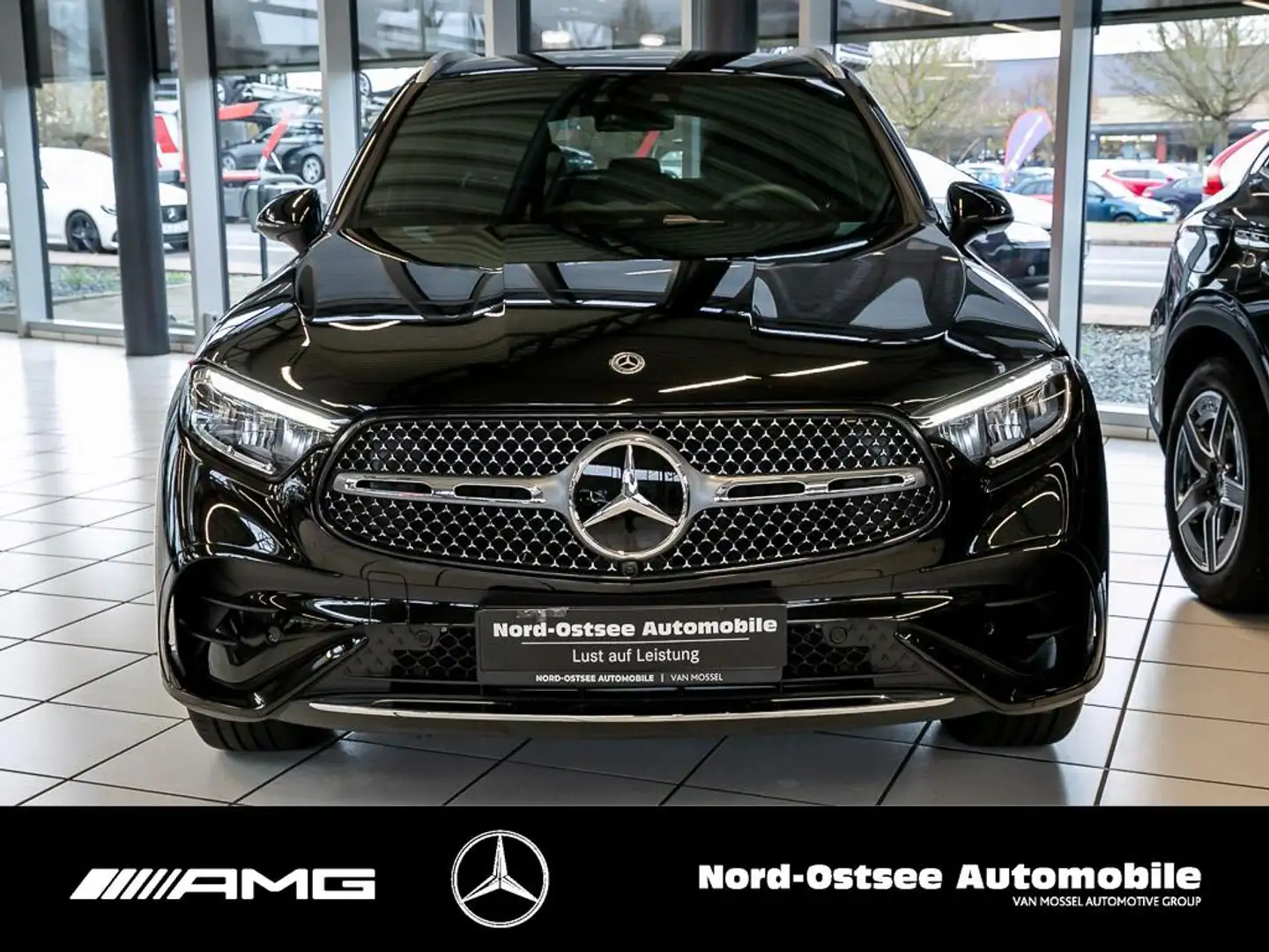 Mercedes-Benz GLC 300 d 4M AMG MBUX SHZ KLIMA LED Schwarz - 2
