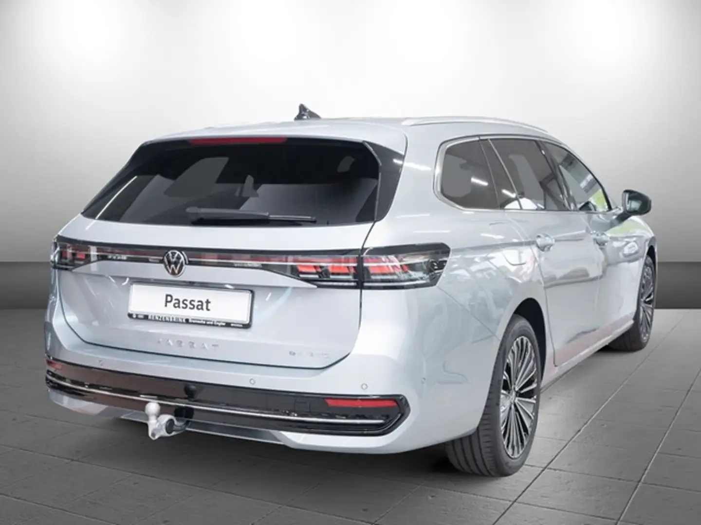 Volkswagen Passat Variant Elegance eHybrid AHK Business Premium Silber - 2